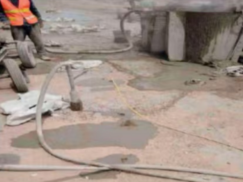 新抚水泥混凝土路面板底注浆技术 路面脱空注浆整治方案